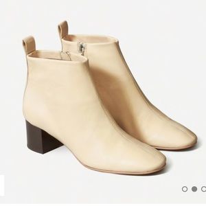 Everlane- The Day Boot in Ecru Sz 6 - New in Box